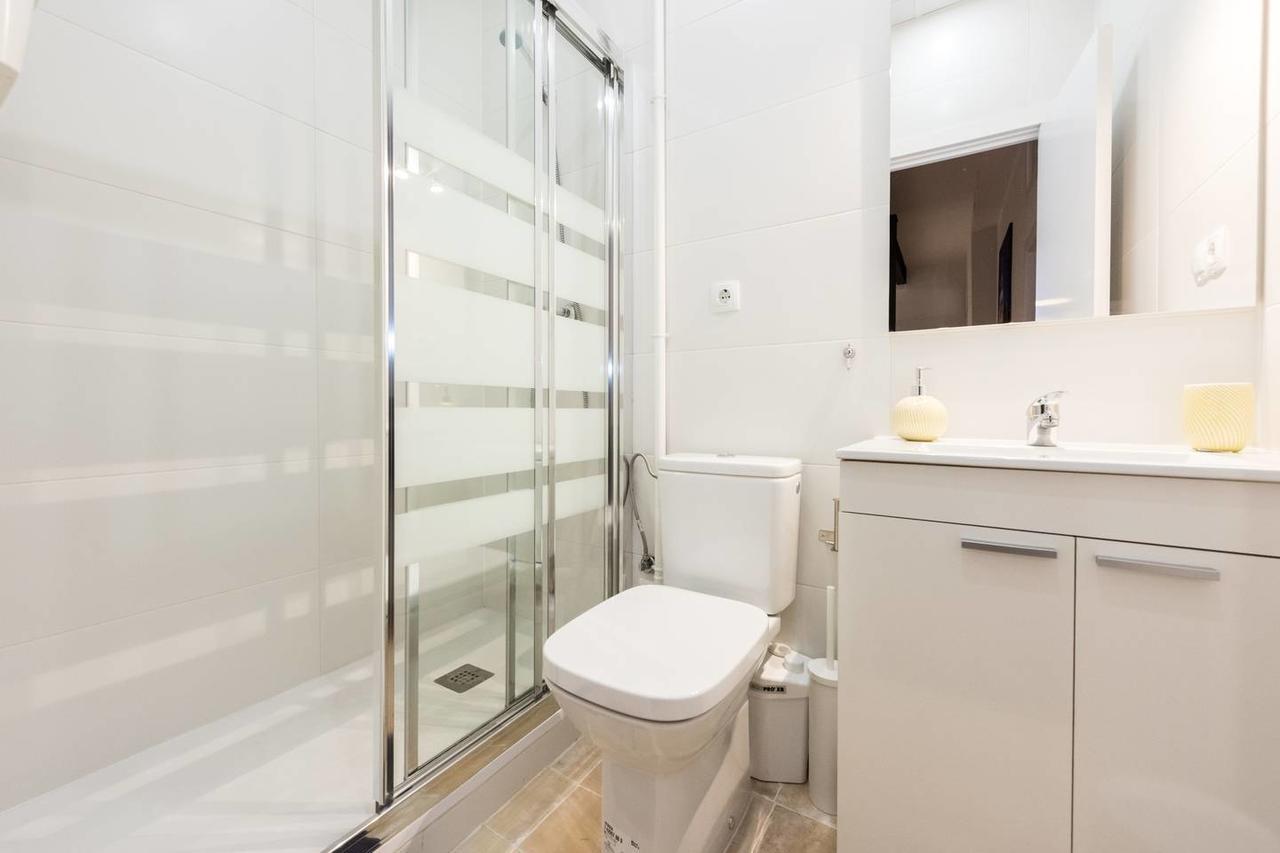M&F Gran Via 3 Hab Apartment Madrid Exterior photo